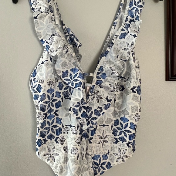 Bathing Suit - Picture 3 of 5